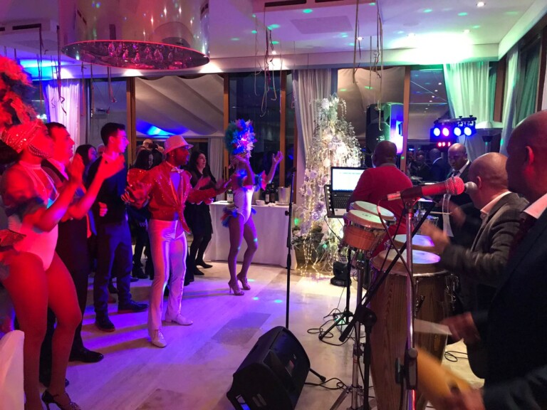 Salsa Orchestra e ospiti durante matrimonio