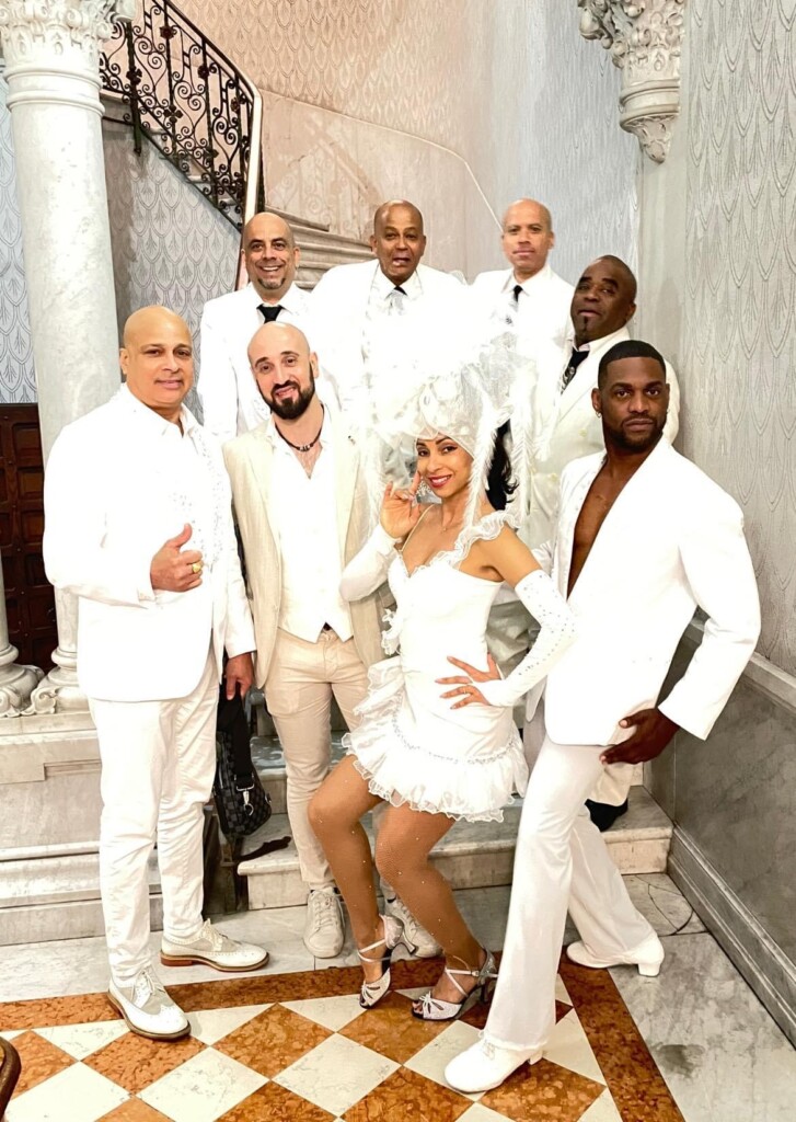 Salsa Orchestra e ospiti durante matrimonio